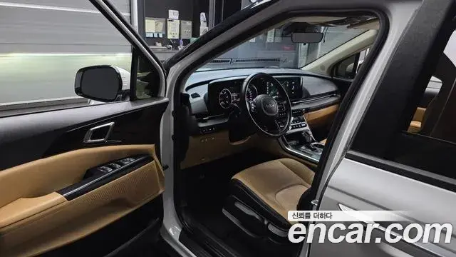 Kia Carnival 2021 — Photo 13/31