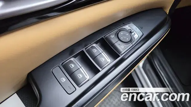 Kia Carnival 2021 — Photo 18/31