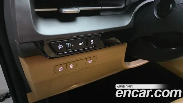 Kia Carnival 2021 — Photo 7/31