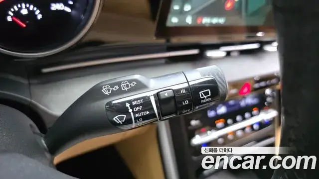 Kia Carnival 2021 — Photo 21/31