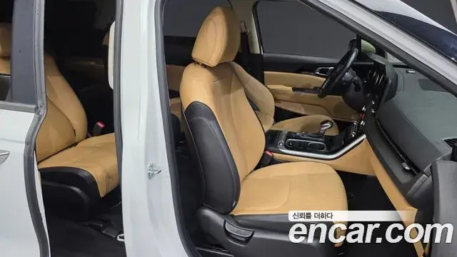Kia Carnival 2021 — Photo 27/31
