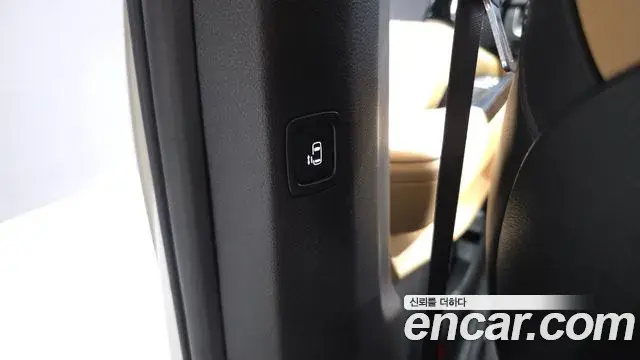 Kia Carnival 2021 — Photo 14/31