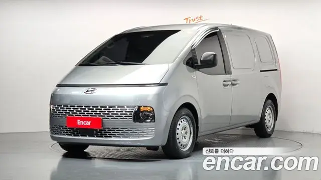 Hyundai Staria 2023 — ფოტო 18/20