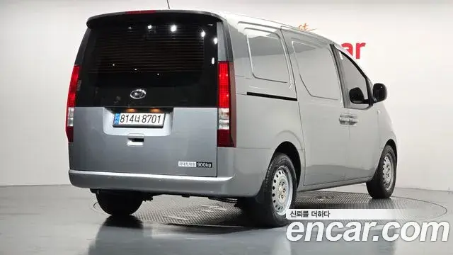 Hyundai Staria 2023 — ფოტო 7/20