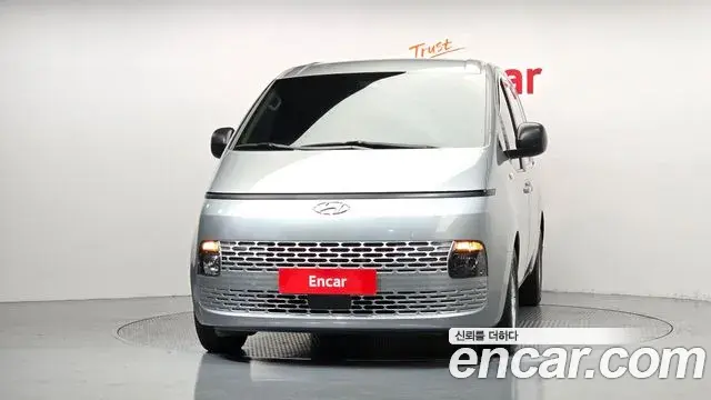 Hyundai Staria 2023 — ფოტო 3/20