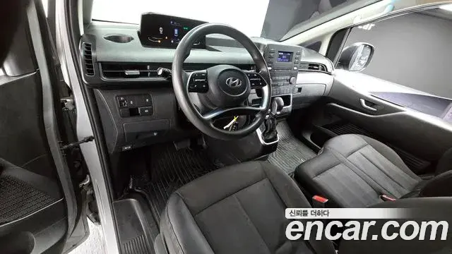 Hyundai Staria 2023 — ფოტო 8/20