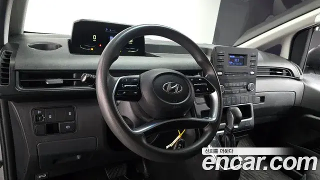 Hyundai Staria 2023 — ფოტო 6/20
