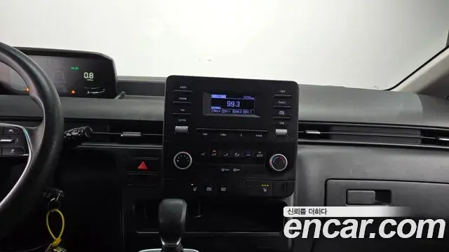 Hyundai Staria 2023 — ფოტო 13/20