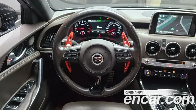 Kia Stinger 2018 — Фото 13/20