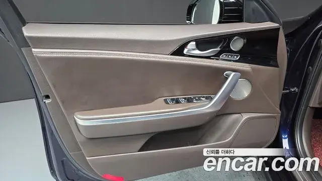 Kia Stinger 2018 — Şəkil 17/35