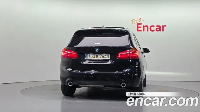 BMW 2 Series Active Tourer 2020 — ფოტო 2/20