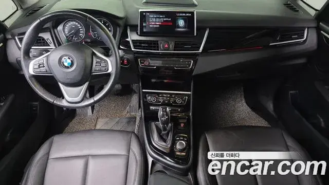 BMW 2 Series Active Tourer 2020 — ფოტო 15/20