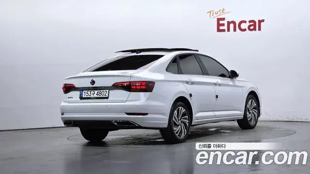 Volkswagen Jetta 2021 — Фото 2/20