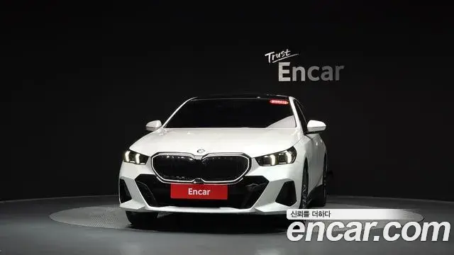 BMW 5 Series 2025 — Şəkil 25/33
