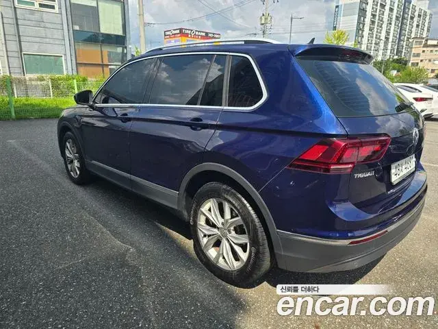 Volkswagen Tiguan 2018 — ფოტო 3/20