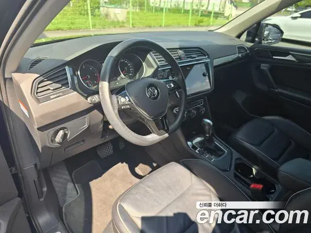 Volkswagen Tiguan 2018 — ფოტო 4/20