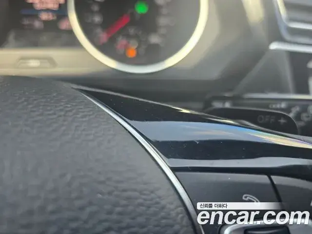 Volkswagen Tiguan 2018 — ფოტო 13/20