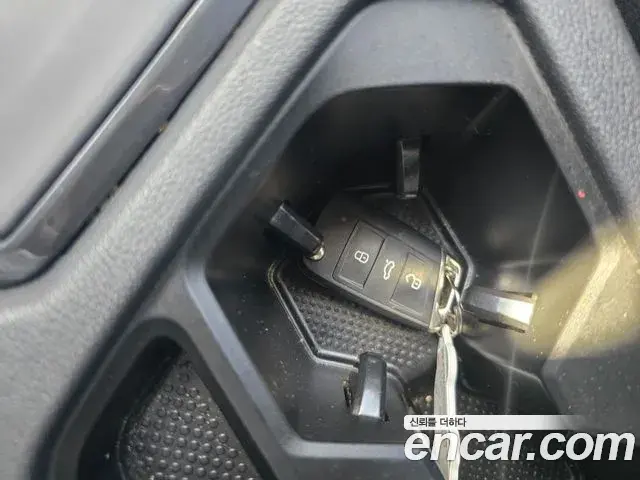 Volkswagen Tiguan 2018 — ფოტო 5/20