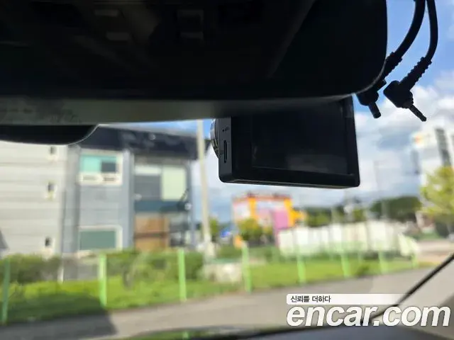 Volkswagen Tiguan 2018 — ფოტო 17/20