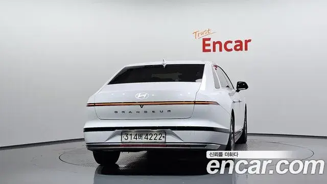 Hyundai Grandeur Hybrid 2024 — Photo 1/20