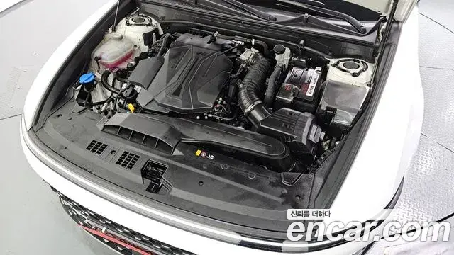 Hyundai Grandeur Hybrid 2024 — Photo 12/20
