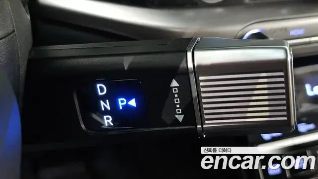 Hyundai Grandeur Hybrid 2024 — Photo 16/20