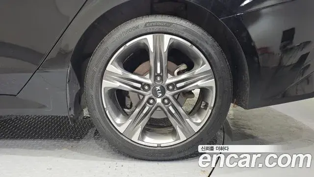 Kia K5 2021 — Şəkil 32/33