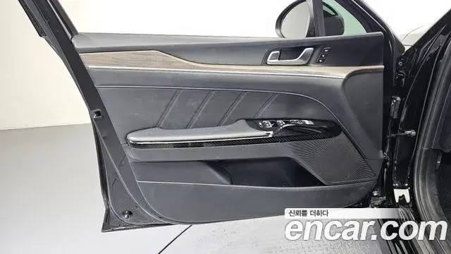 Kia K5 2021 — Şəkil 23/33