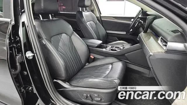 Kia K5 2021 — Şəkil 20/33
