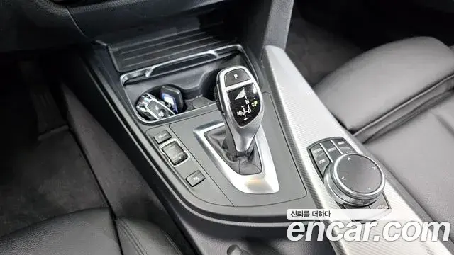 BMW 3 Series 2018 — Фото 9/20