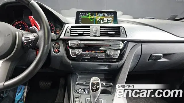 BMW 3 Series 2018 — Фото 14/20