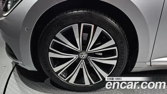 Volkswagen Arteon 2019 — Photo 17/20