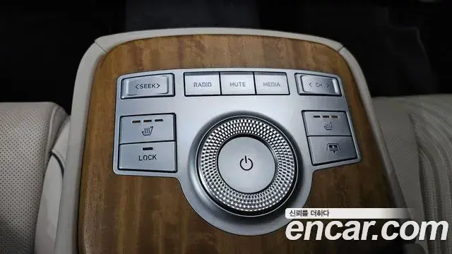 Genesis G80 2020 — Photo 16/36