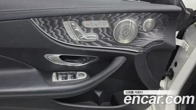 Mercedes-Benz E-Class 2021 — Фото 17/20