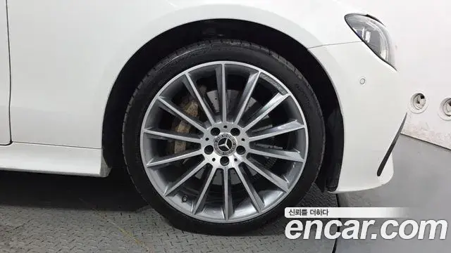Mercedes-Benz E-Class 2021 — Şəkil 8/33