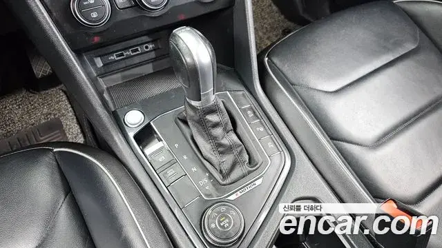 Volkswagen Tiguan 2018 — Şəkil 7/20