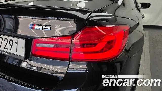 BMW M5 2019 — Şəkil 20/34