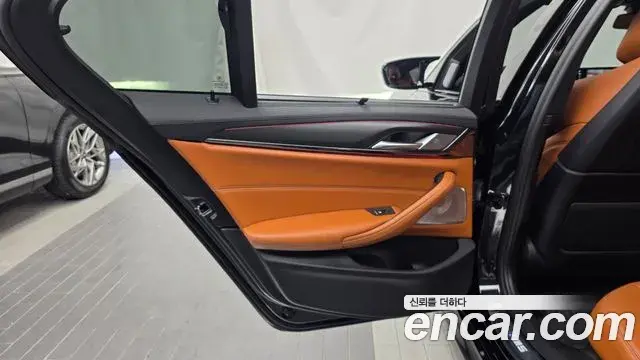 BMW M5 2019 — Şəkil 26/34