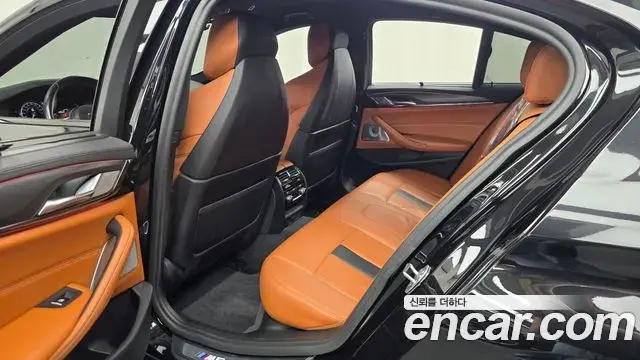 BMW M5 2019 — Şəkil 31/34
