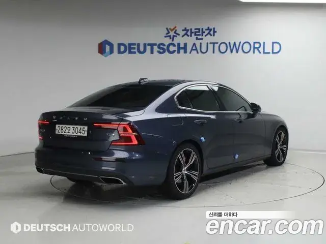 Volvo S60 2019 — Şəkil 10/19