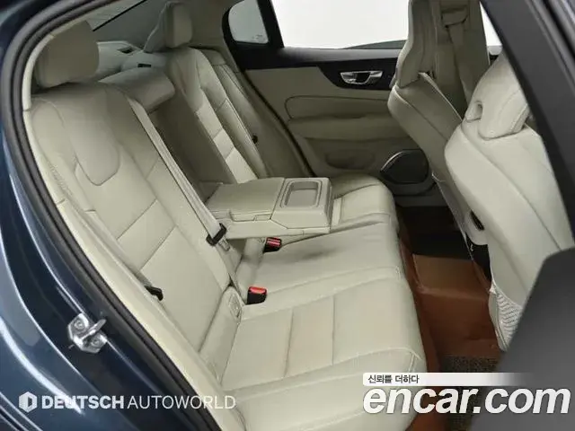 Volvo S60 2019 — Şəkil 7/19