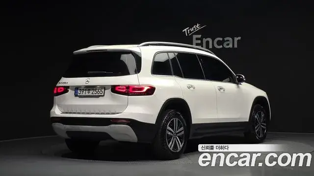 Mercedes-Benz GLB-Class 2021 — Фото 2/20