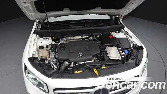 Mercedes-Benz GLB-Class 2021 — Фото 6/20
