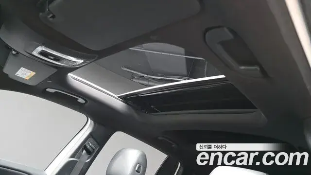 Mercedes-Benz GLB-Class 2021 — Photo 15/32