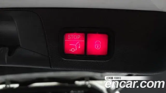 Mercedes-Benz GLB-Class 2021 — Photo 30/32