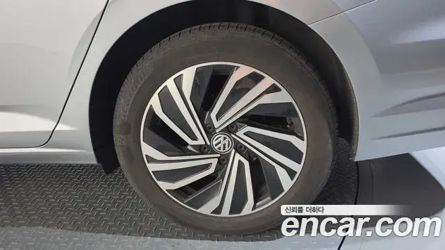 Volkswagen Jetta 2021 — Şəkil 30/37