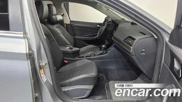Volkswagen Jetta 2021 — Şəkil 8/37