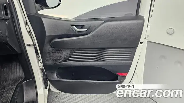 Hyundai Staria 2021 — Photo 14/30