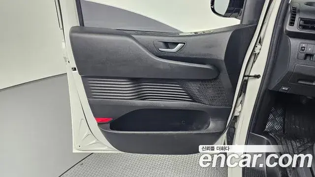 Hyundai Staria 2021 — Photo 7/30