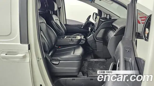 Hyundai Staria 2021 — Photo 15/30